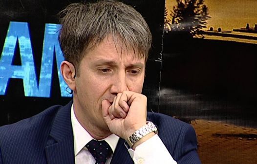 Azər Axşam məhkəməyə gedir: "Anamın adından saxta profil açıb"