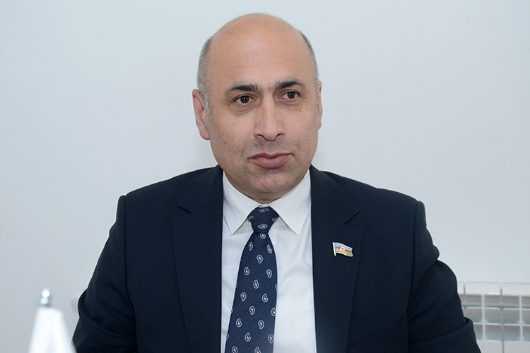 Əvvəllər insanlar yollara çınqıl döşənməsini istəyirdilərsə, indi asfalt tələb edirlər - DEPUTAT 