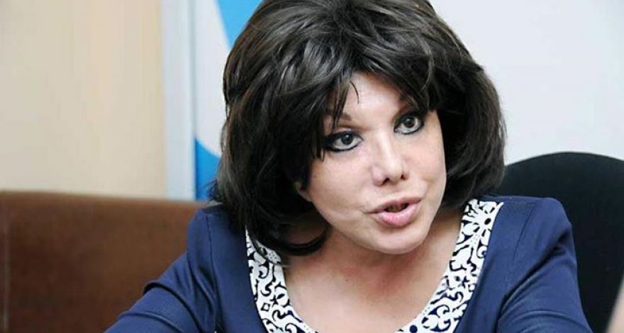 <span style="color:red;">"Qadın kimi xoşbəxt deyiləm"  - Flora Kərimova