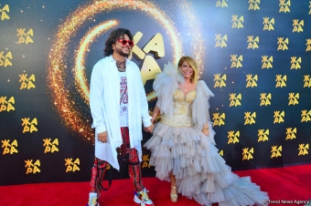 Xalq artistimiz festivalın kraliçası oldu 