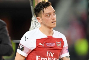 "Arsenal" Özili satır - <span style="color:red;">SƏBƏBİ... 