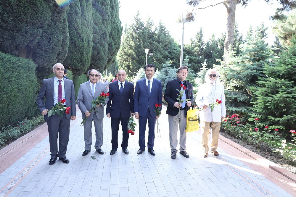 “Müasir dilçiliyin aktual problemləri” beynəlxalq elmi konfrans keçirilib – <span style="color:red;">FOTO 