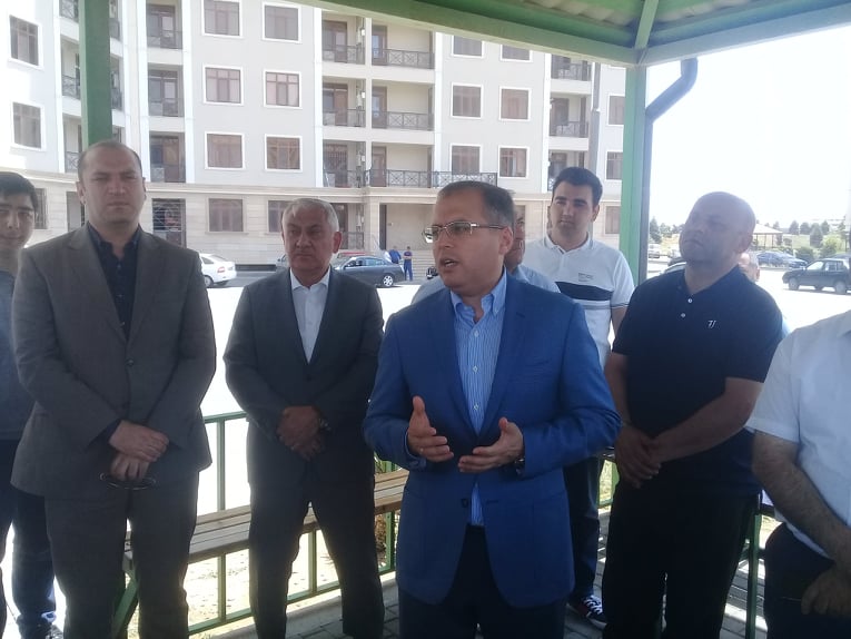 Səbail RİH-in başçısı "Jurnalistlər binası"nın sakinləri ilə görüşüb - FOTO
