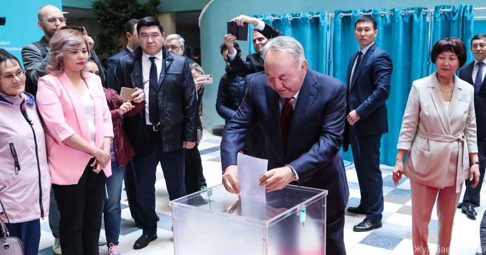 Nursultan Nazarbayev prezident seçkilərində səs verdi