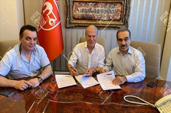 Mustafa Dənizli "Traxtor Sazi' ilə 5 illik müqavilə bağladı