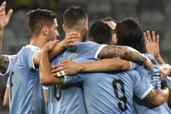 Uruqvay rəqibini darmadağın etdi - VİDEO