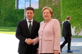 Merkel Rusiyaya qarşı sanksiyaları zəiflətmək üçün şərtləri açıqlayıb