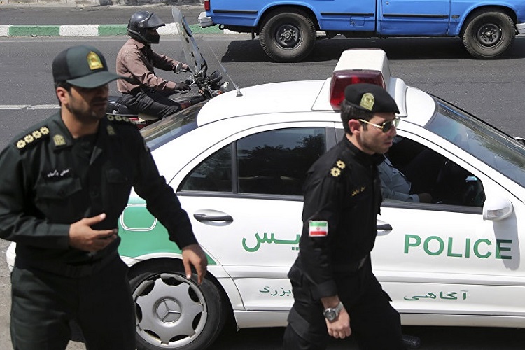İranda nazirlik işçisi 25 mln. dolları ölkədən çıxararkən tutulub