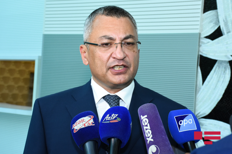 Rövşən Rzayev: “Başqa şəxslərin evlərində məskunlaşan məcburi köçkünlərlə bağlı məsələyə böyük diqqət ayrılacaq"