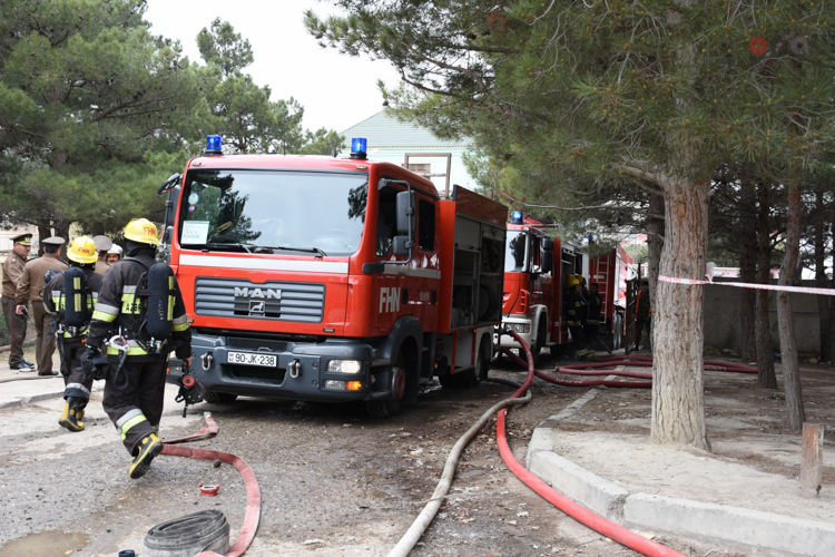 Tovuzda uşaq bağçası yanır