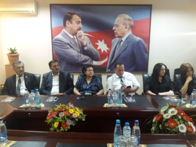 Sevgililər günü qeyd edildi - <span style="color:red;">FOTOLAR 