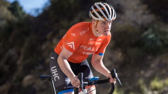 [b]Üçqat dünya çempionu intihar etdi[/b]