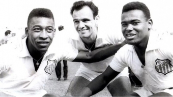 <b>Məşhur futbolçu vəfat etdi</b>