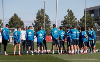 <b>“Bəzi oyunçular "Real”dan gedəcək" - <span style="color:red;">Zidan </b>