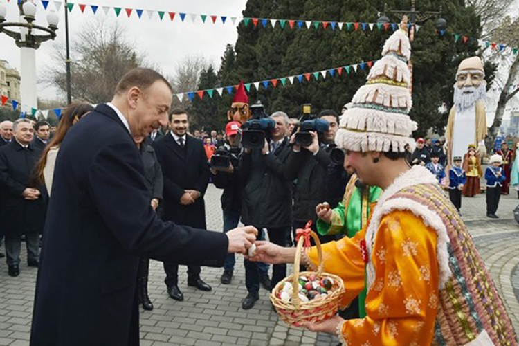 Prezident İlham Əliyev Novruz şənliyində - <span style="color:red;">YENİLƏNİB 