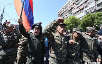 <b>Ermənistanda əsgərlər qiyam etdi - <span style="color:red;">Bir neçə zabit istefaya göndərildi </b>