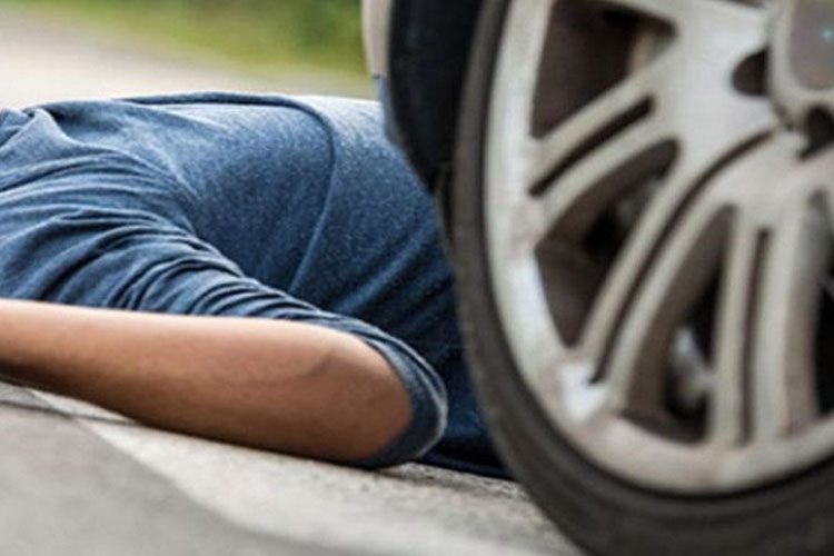 Sabunçuda sürücü vurduğu piyadanı xəstəxanaya çatdırıb