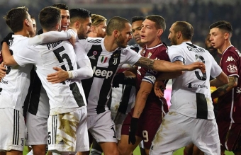 “Yuventus” derbidə xal itirdi