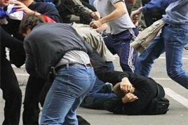 [b]Bərdədə kütləvi dava: ata və oğul xəstəxanalıq oldu[/b]