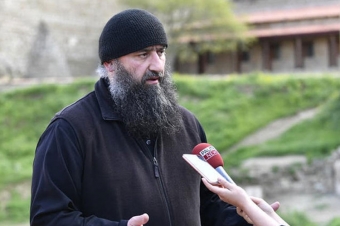 “David Qareci” monastırının baş keşişi DANIŞDI: “Problem yoxdur”