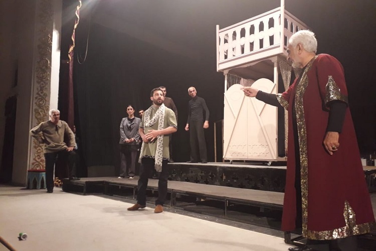 İranlı rejissorun quruluş verdiyi tamaşa Lənkəran teatrında oynanılıb