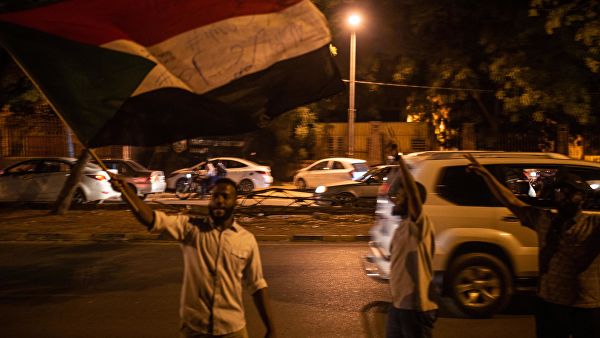 [b]Sudan polisi “Sputnik”in müxbirinə ağır xəsarət yetirdi[/b]