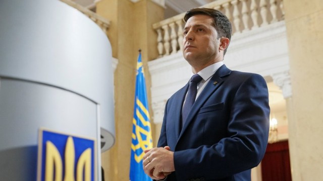<b>Ukraynanın yeni prezidenti and içdi</b>