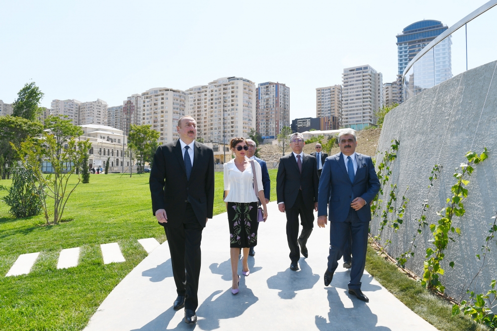 Prezident və xanımı Bakıda yeni bağ və parkın açılışında iştirak edib - <span style="color:red;">YENİLƏNİB 