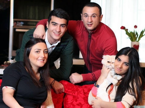 <b>Mədətovdan qızının soyadını dəyişməsinə münasibət: <span style="color:red;">"Dəyişə bilməz" </b> 
