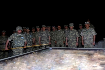 [b]Təlimlərin gecə vaxtı döyüş atışlı mərhələsi keçirilib - VİDEO[/b]