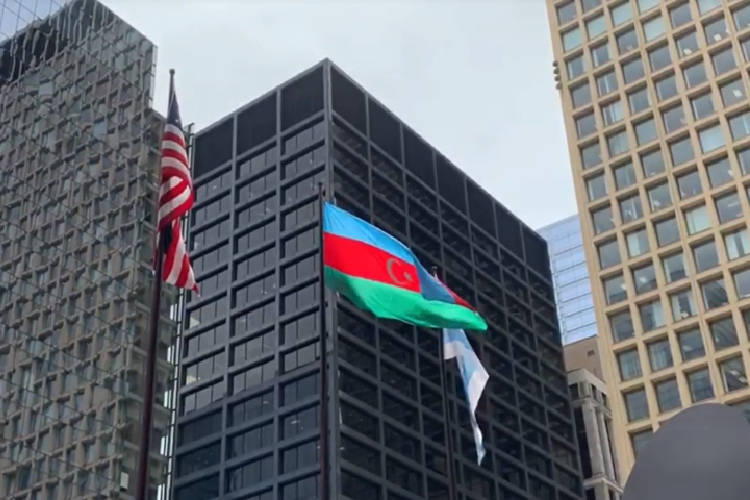 ABŞ-ın İllinoys ştatında Azərbaycan günü - Meydanda bayrağımız qaldırıldı