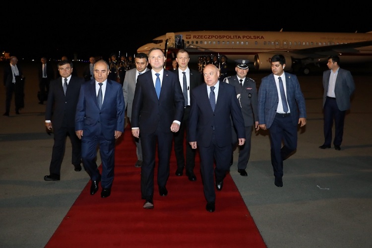 Polşa Prezidenti Andjey Duda Azərbaycana rəsmi səfərə gəlib