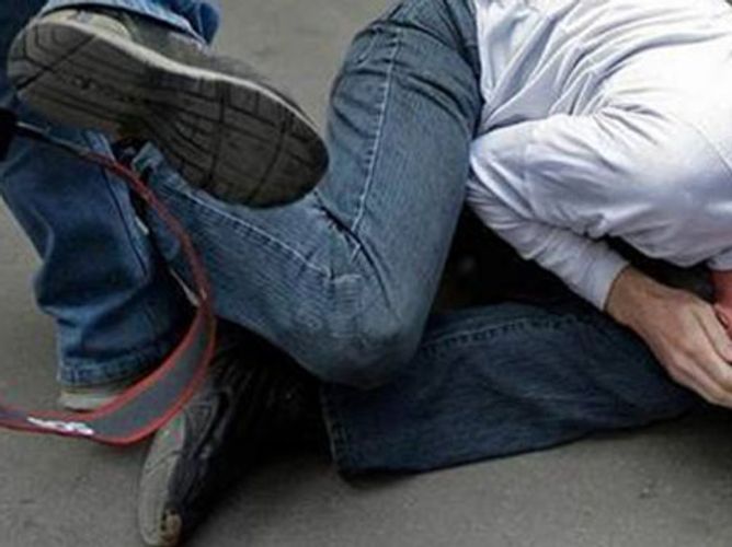 Məmur kəndlini su üstündə döydü