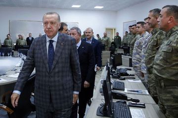 Ərdoğan “Barış bulağı” əməliyyatının komanda-qərargahında - FOTO