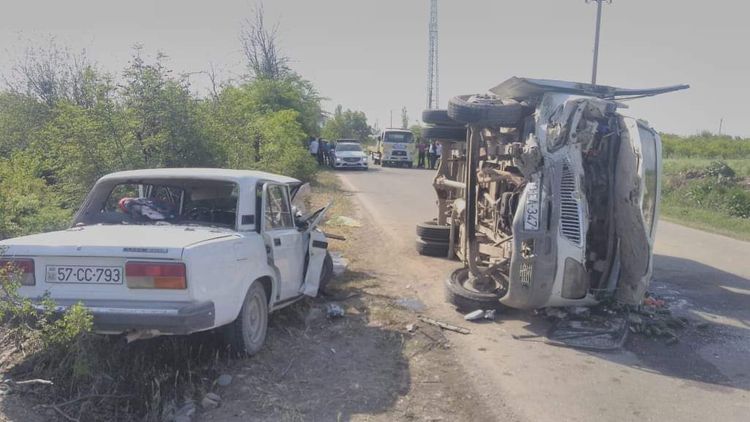İstirahət günləri yol qəzalarında 13 nəfər ölüb