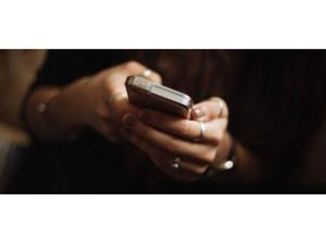 Dünyada internetdən kişilər çox istifadə edir, yoxsa qadınlar?