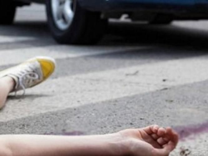 Maşınla vurulan piyada qohumunun evində ölüb