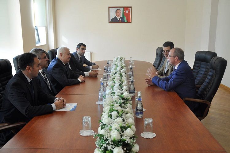 Etibar Mirzəyev NATO rəsmisi ilə görüşdü