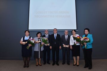 Təhsil işçilərinə mükafatları təqdim olundu