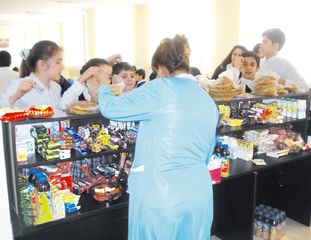 Məktəb bufetlərində hansı qidaların satışı QADAĞANDIR? - SİYAHI