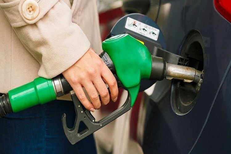 İranda azad satışa çıxarılan benzinin qiyməti bahalaşıb