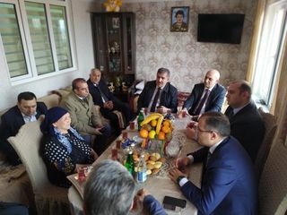 İcra başçısı şəhid ailəsi ilə görüşdü
