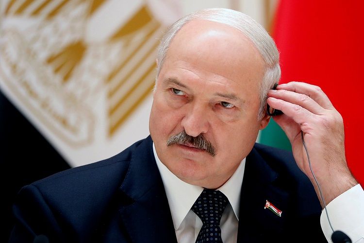 Prezident kürsüsündən yapışmamışam, ancaq... - Lukaşenko