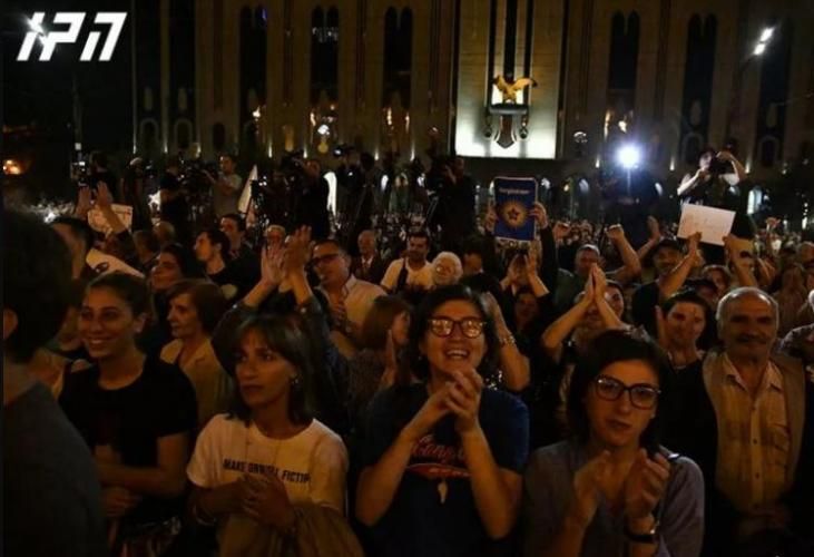 Gürcüstan DİN Tbilisidə mitinqə 5,5 min nəfərin qatıldığını açıqlayıb