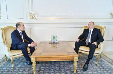 İlham Əliyev iki ölkənin yeni səfirinin etimadnaməsini qəbul edib