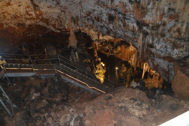 Üç milyon il yaşı olan “Oylat mağarası” - FOTO