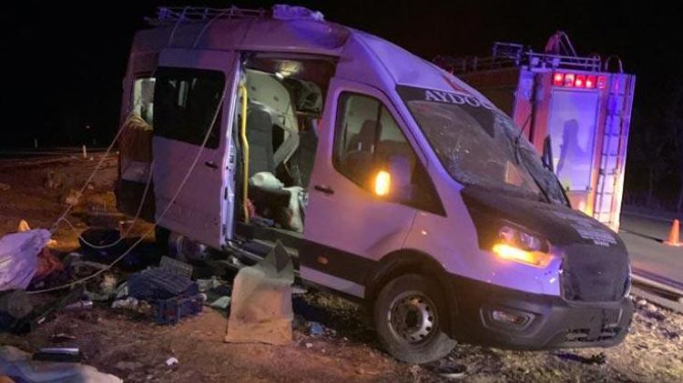 Türkiyədə daha bir yol qəzası: sərnişin avtobusu aşdı