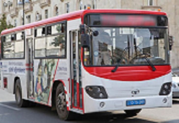 Bakıda avtobus sürücüsü sərnişini döydü