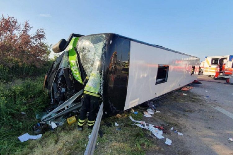 Dominikanda rusiyalı turistlərin olduğu avtobus qəzaya uğrayıb, 20-dən çox yaralı var