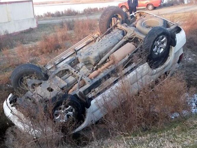 İmişlidə avtomobil aşdı: ana və oğlu xəsarət alıb